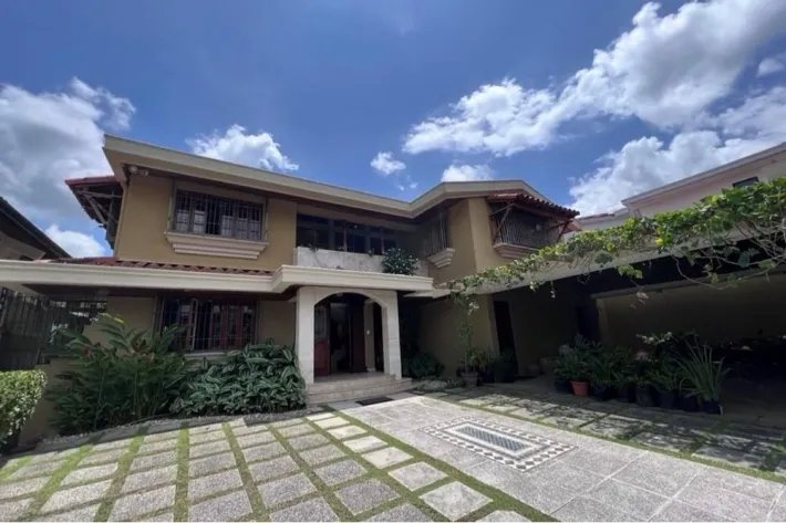 House for sale in La Alameda, Betania