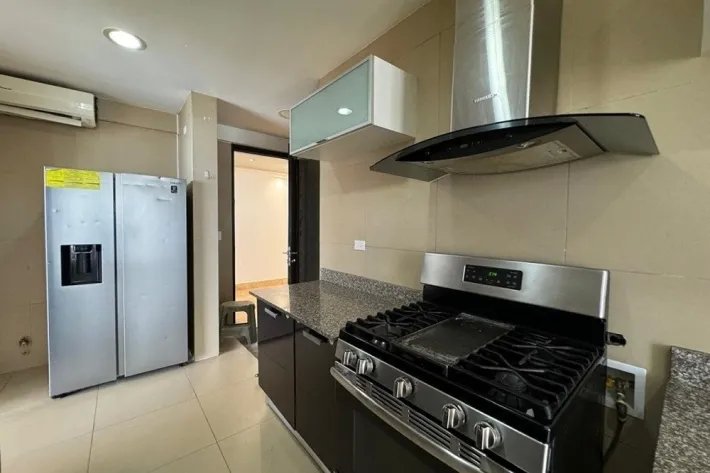 Ocean view apartment for rent in Punta Pacifica, Panama