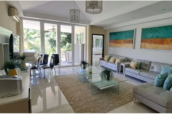 Se vende casa de playa en Santa Clara, Coclé