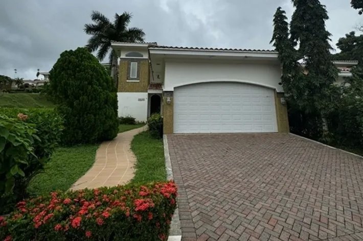 House for sale in Ancon, Panama