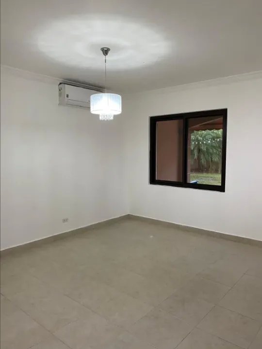 House For Sale in Versalles