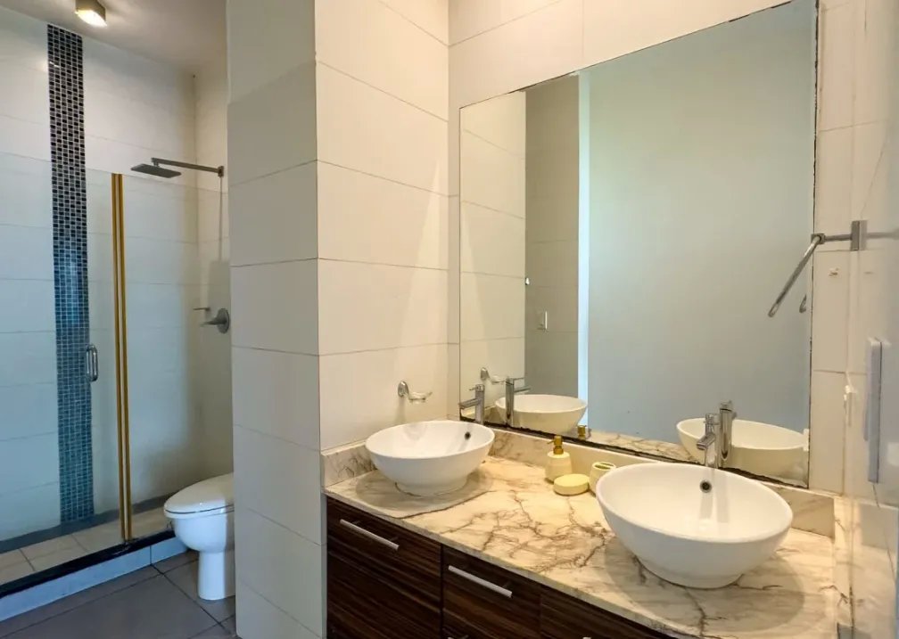 Apartment For Rent in Avenida Balboa