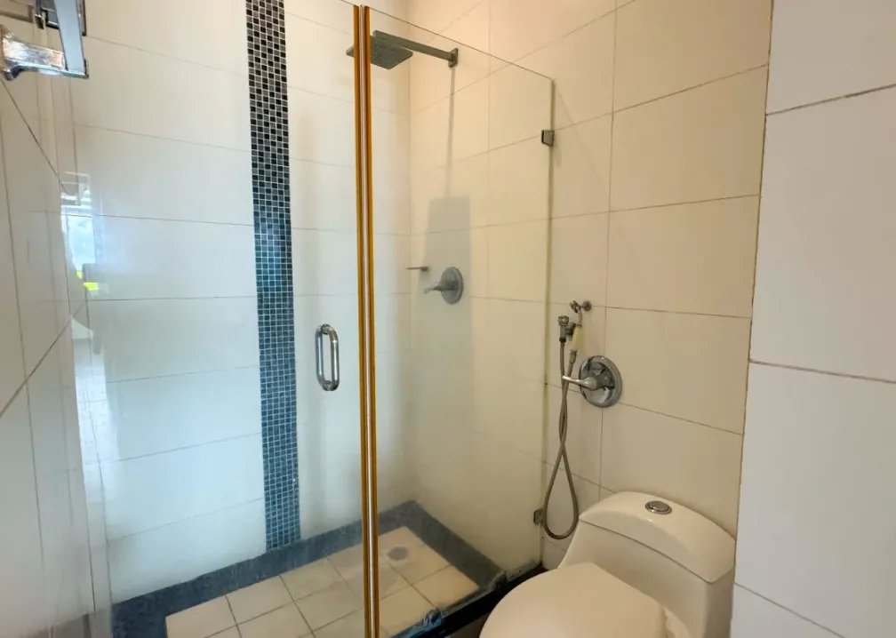 Apartment For Rent in Avenida Balboa