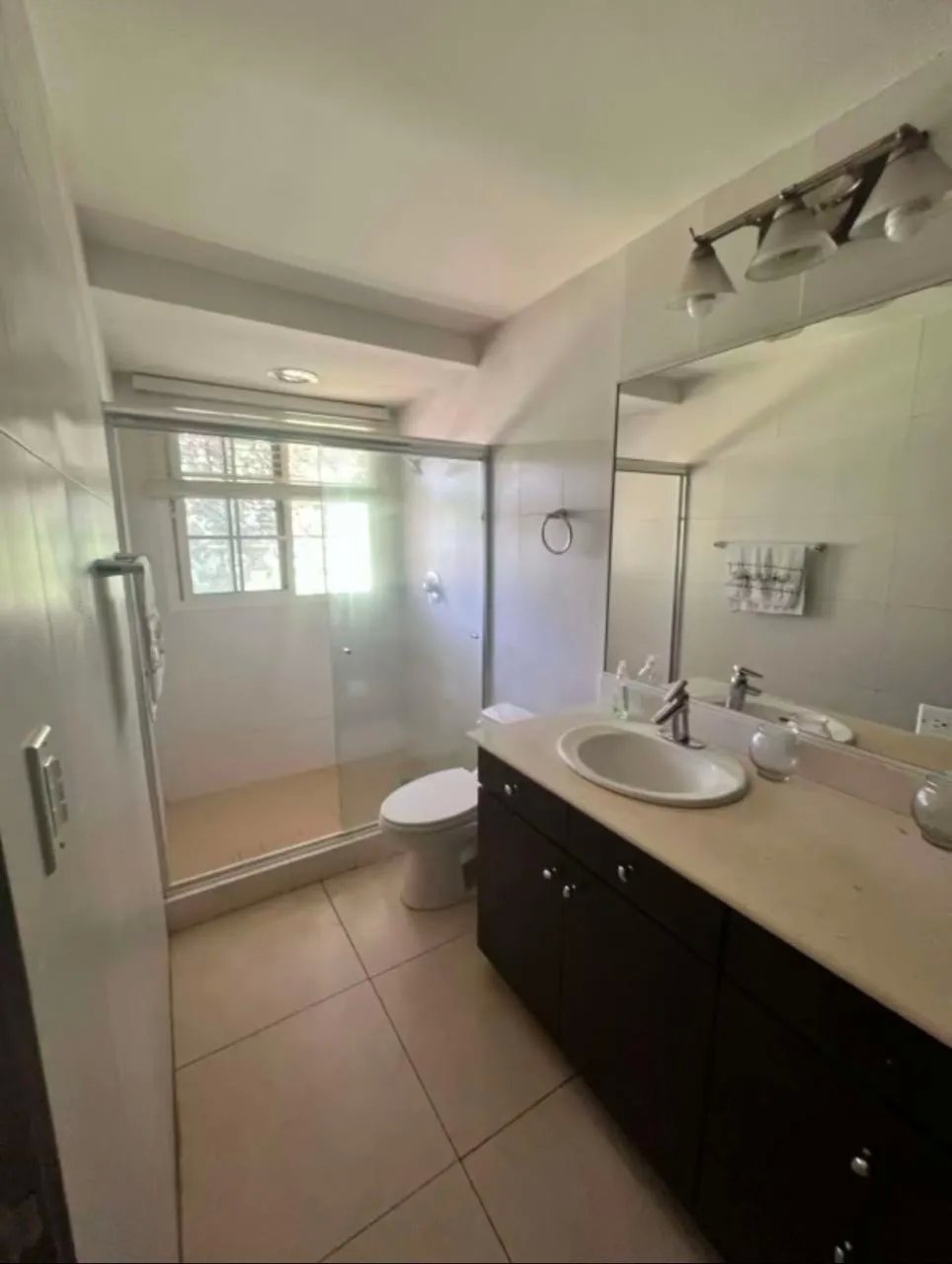 Alquiler de residencia en Llanos de Curundu