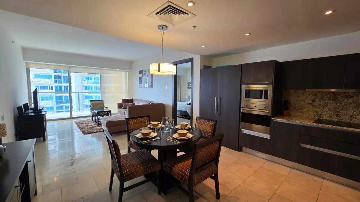 Apartment For Rent in Calle Punta Colón