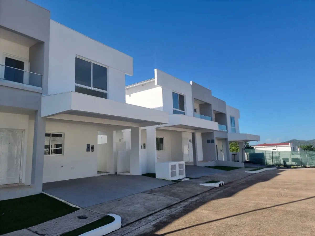Single Family Detached For Sale in Nuevo Arraiján
