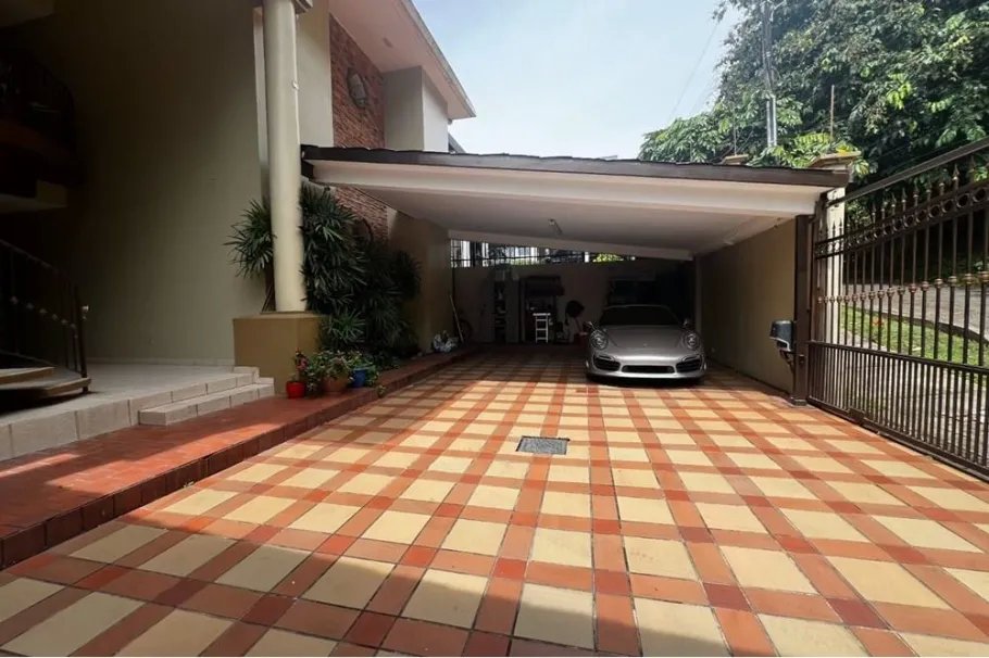 Duplex For Sale in PH. Castellanos, calle Gabonea
