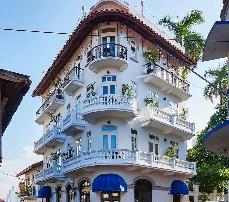 Apartment For Sale in Casco Antiguo