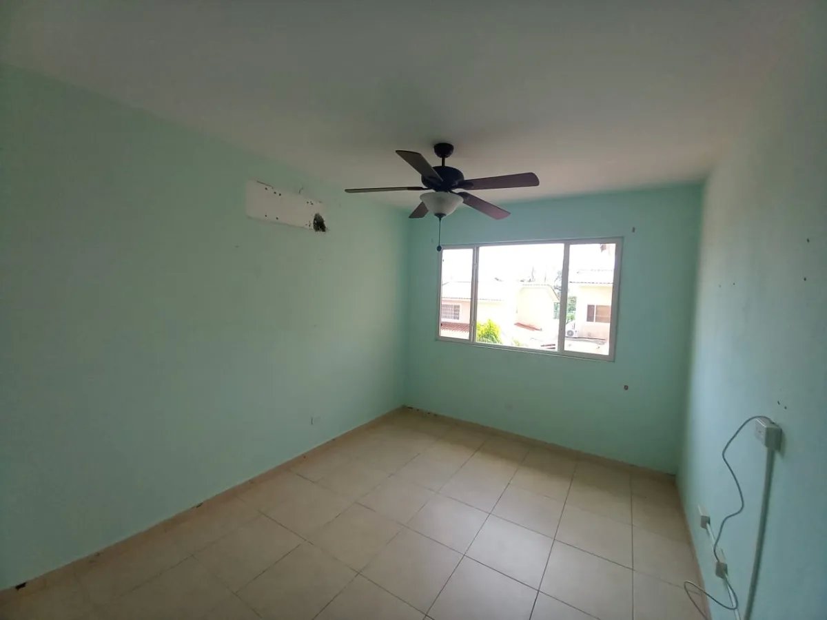 Single Family Detached For Sale in  Villa Lucre