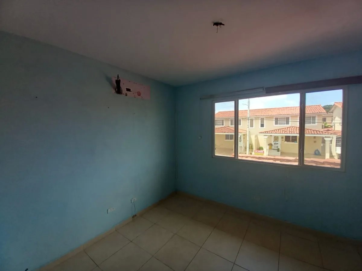 Single Family Detached For Sale in  Villa Lucre