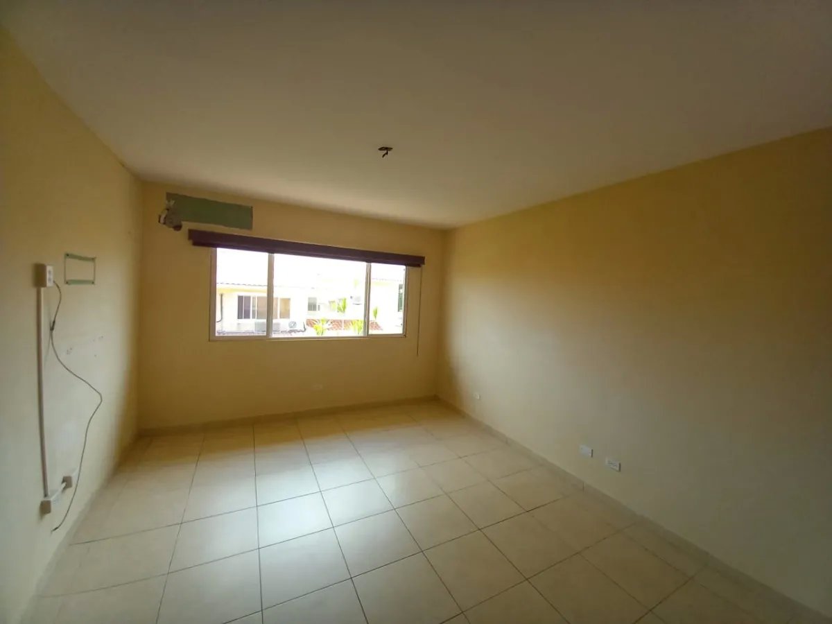 Single Family Detached For Sale in  Villa Lucre