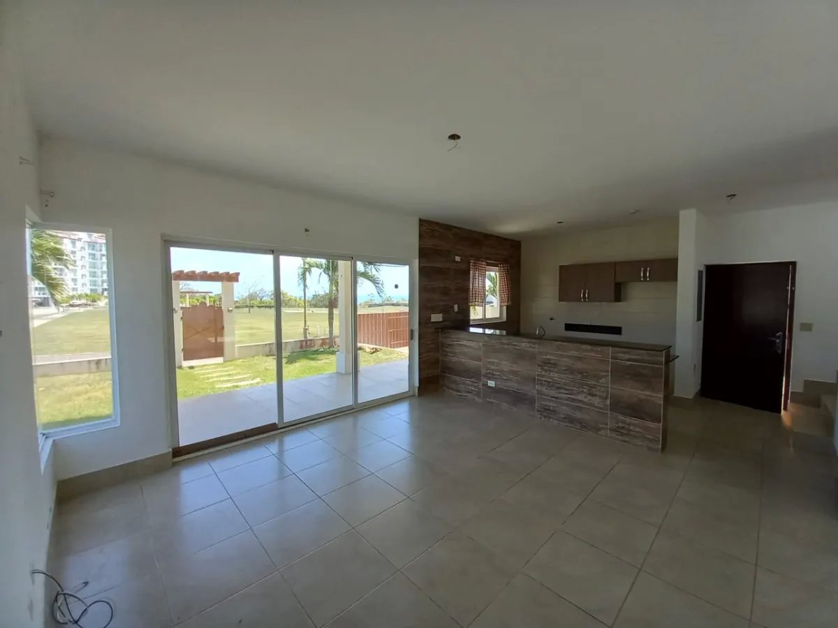 Venta de casa en Fontanela del Mar, San Carlos