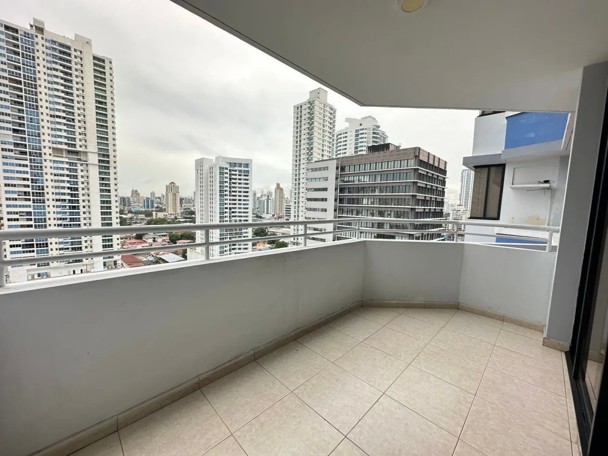 Apartment For Sale in PH Plaza Real