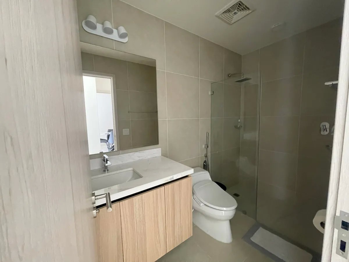 Apartment For Rent in Calle Santa María