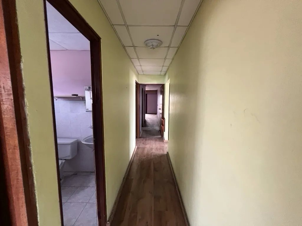 Multi-Family For Sale in Calle 75D Oeste