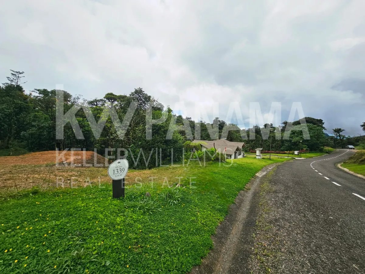 Vacation Home For Sale in Altos del Maria