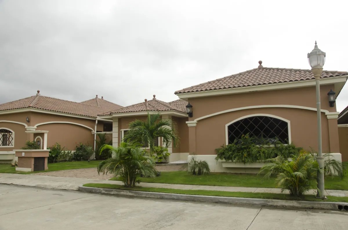 Single Family Detached For Sale in Costa Sur