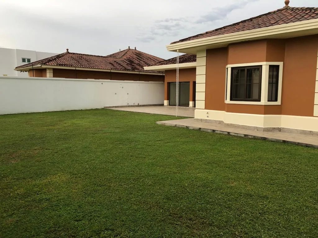 Single Family Detached For Sale in Costa Sur