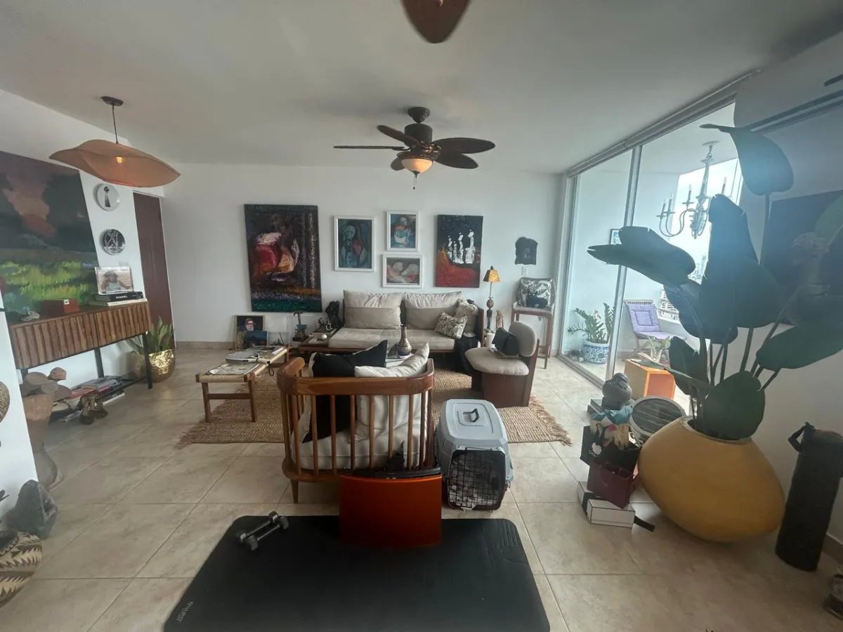 Apartment For Sale in EL CANGREJO