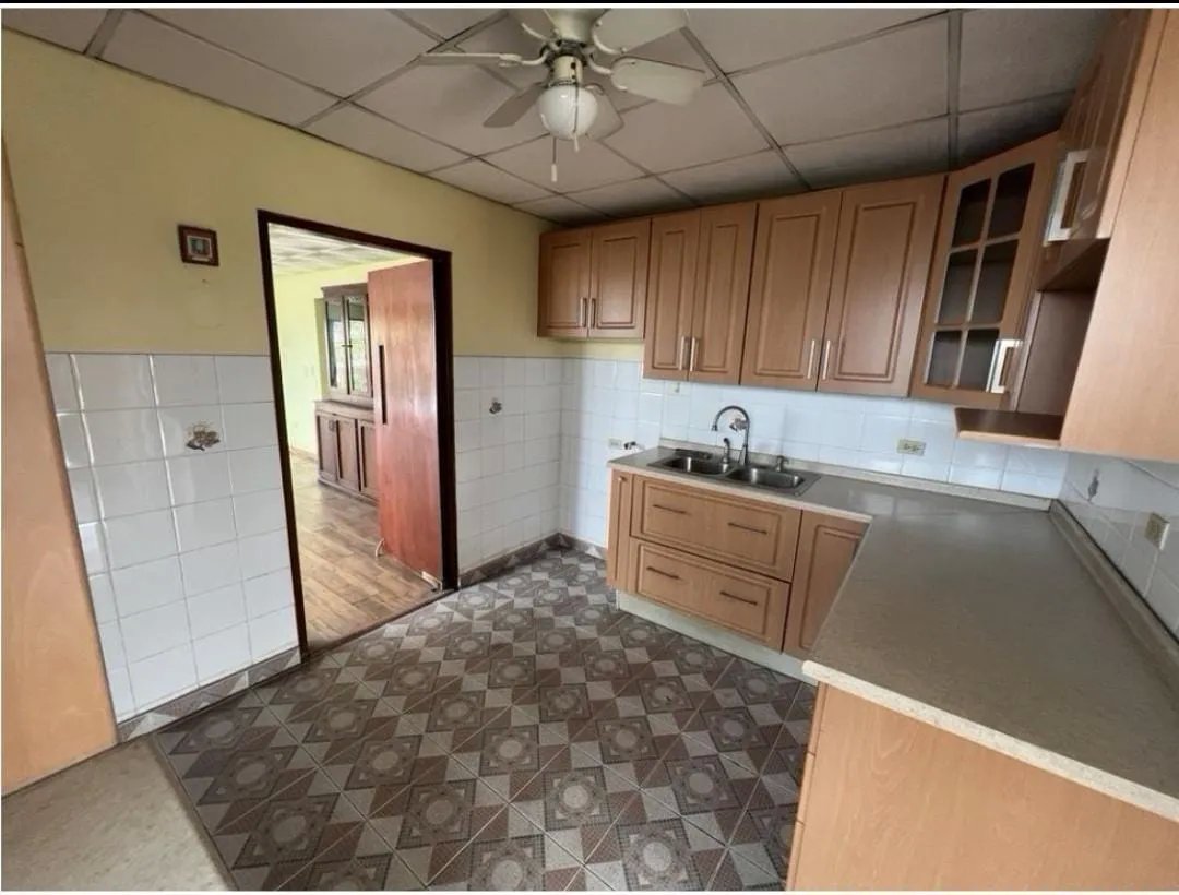 Townhouse For Sale in Betania