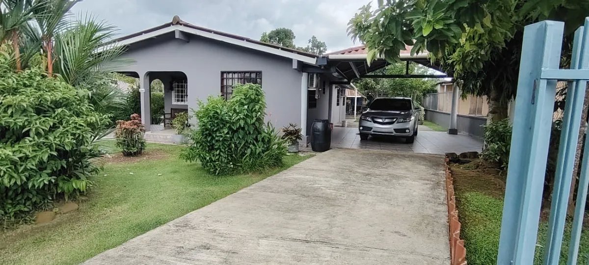 Single Family Attached For Sale in ARRAIJAN