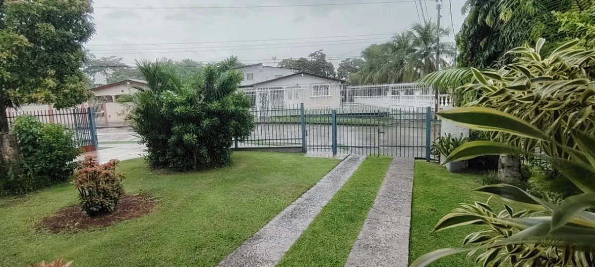 Single Family Attached For Sale in ARRAIJAN