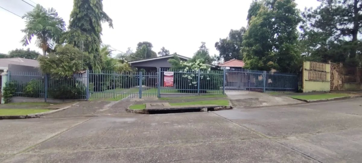 Single Family Attached For Sale in ARRAIJAN