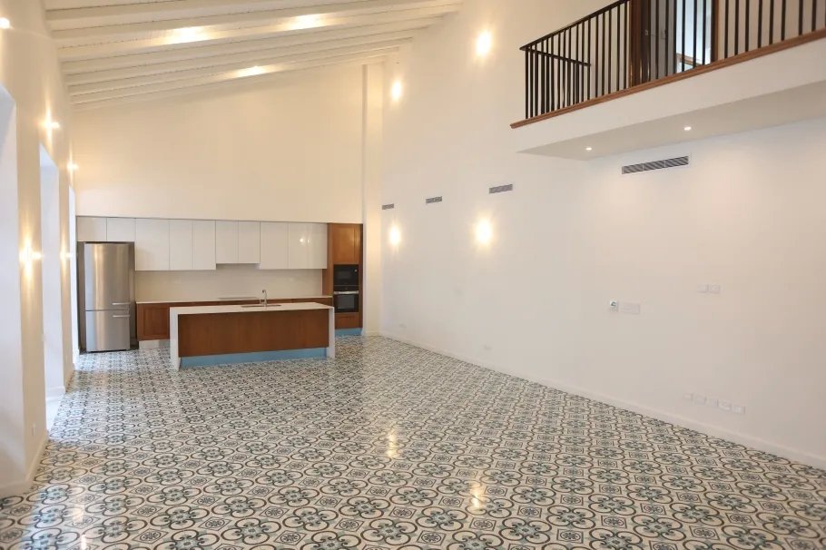 Apartment For Sale in Avenida A