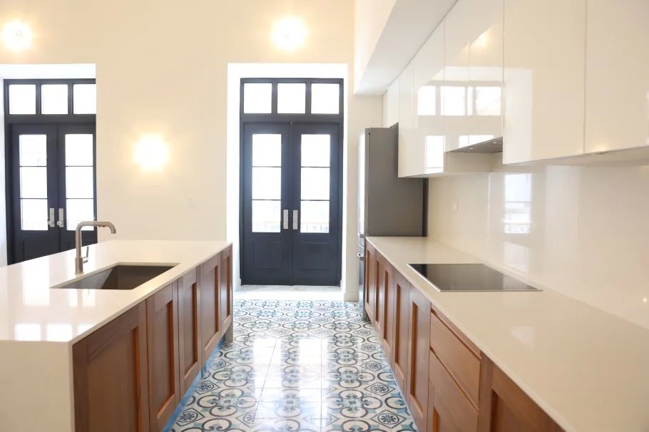 Apartment For Sale in Avenida A
