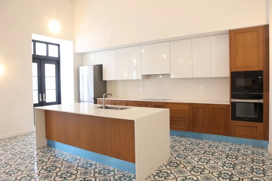 Apartment For Sale in Avenida A