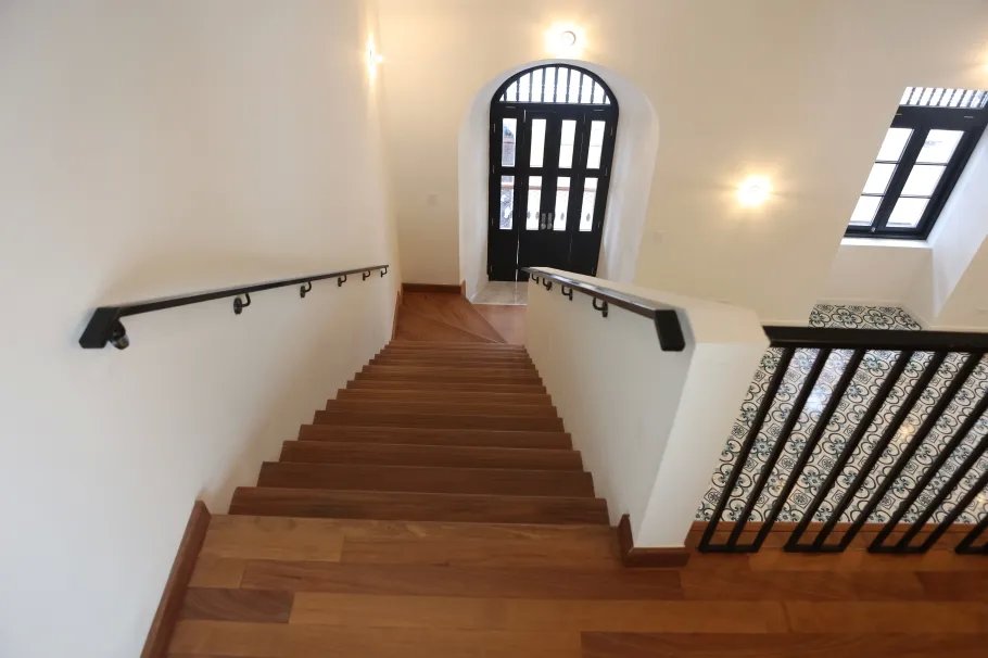Apartment For Sale in Avenida A