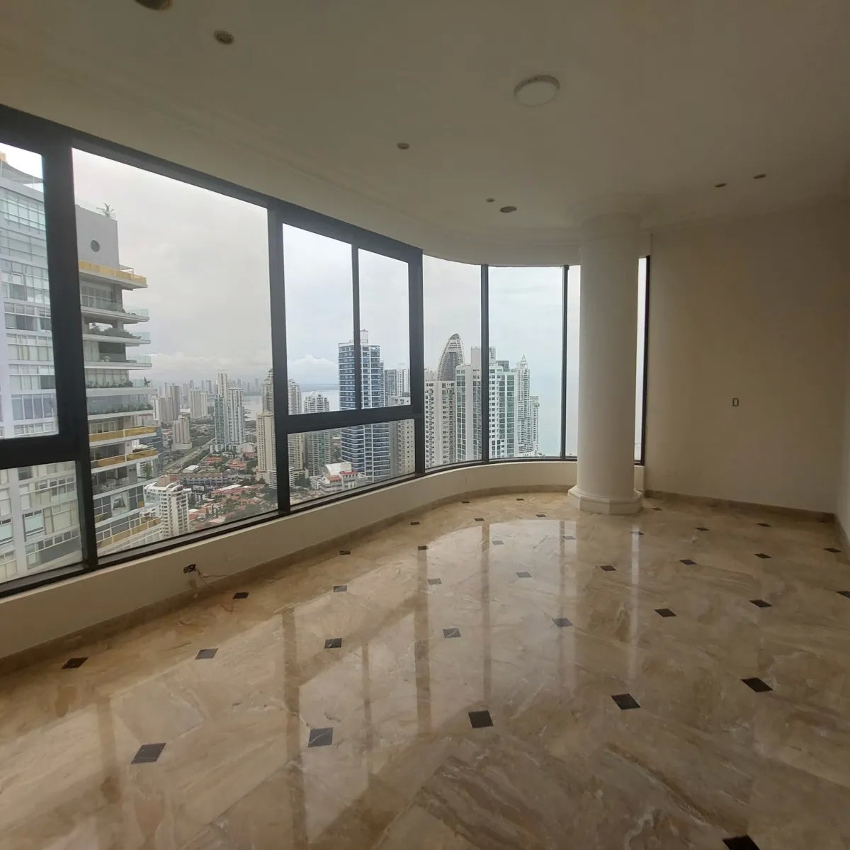 Condominium For Sale in Punta Paitilla,San Francisco