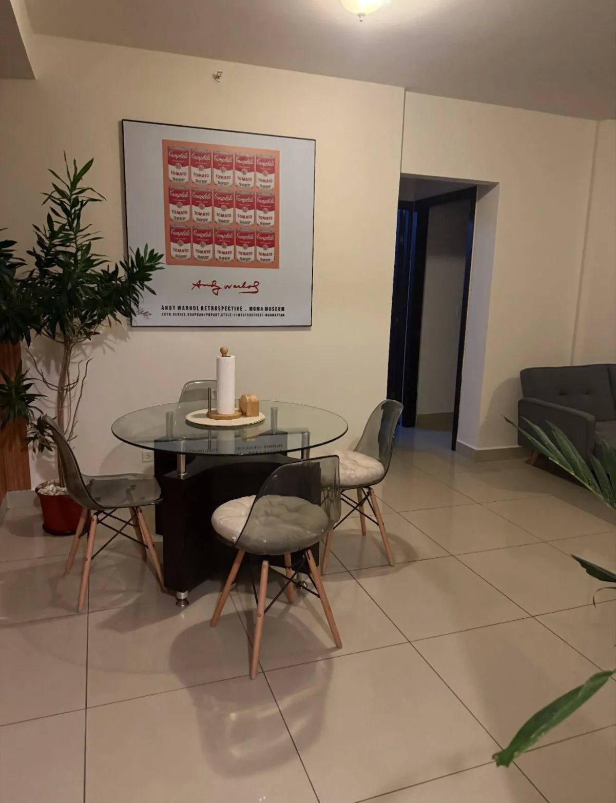 Apartment For Rent in Vía España