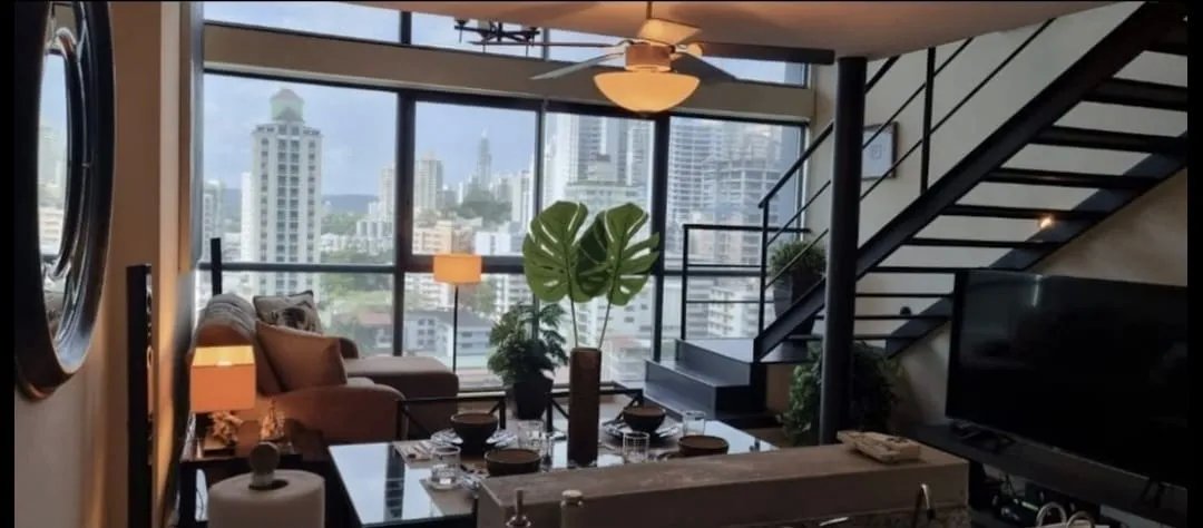 Se Alquila hermoso apartamento en El Cangrejo PH Vitro