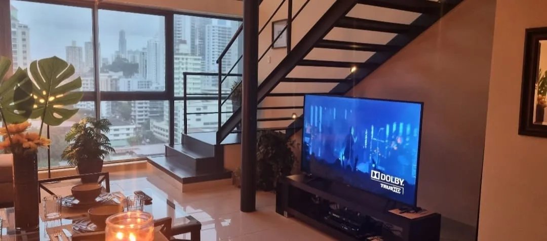 Se Alquila hermoso apartamento en El Cangrejo PH Vitro