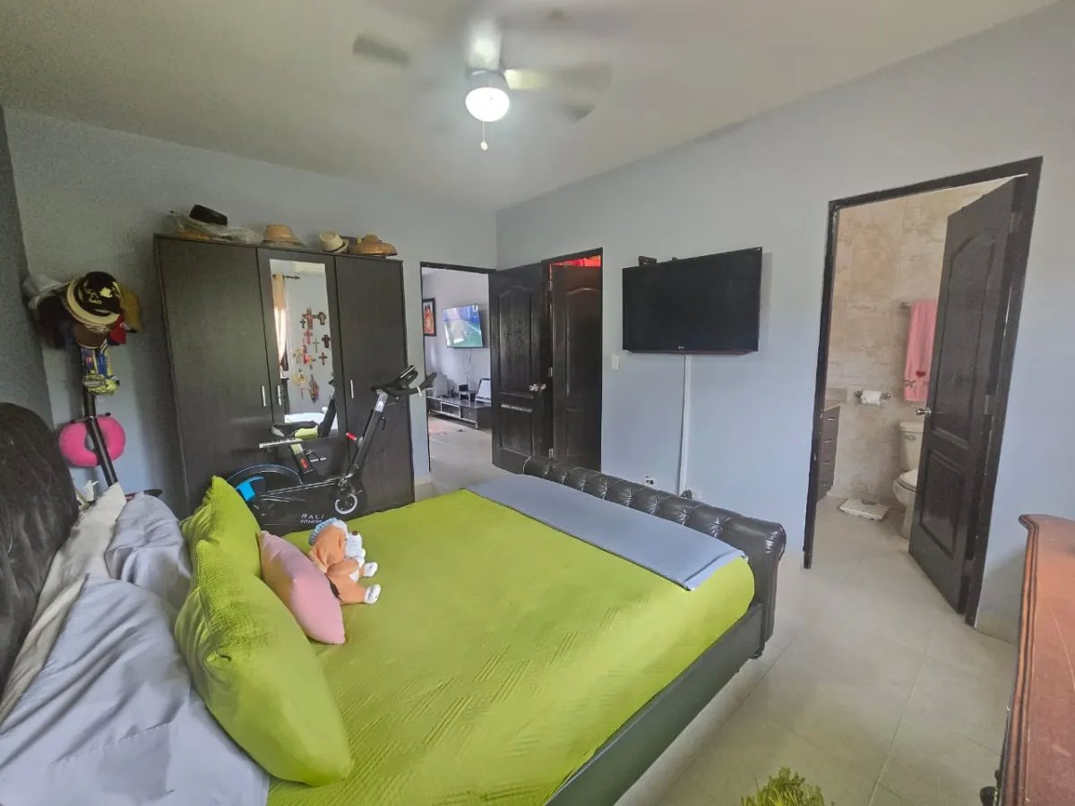 Duplex For Sale in Versalles