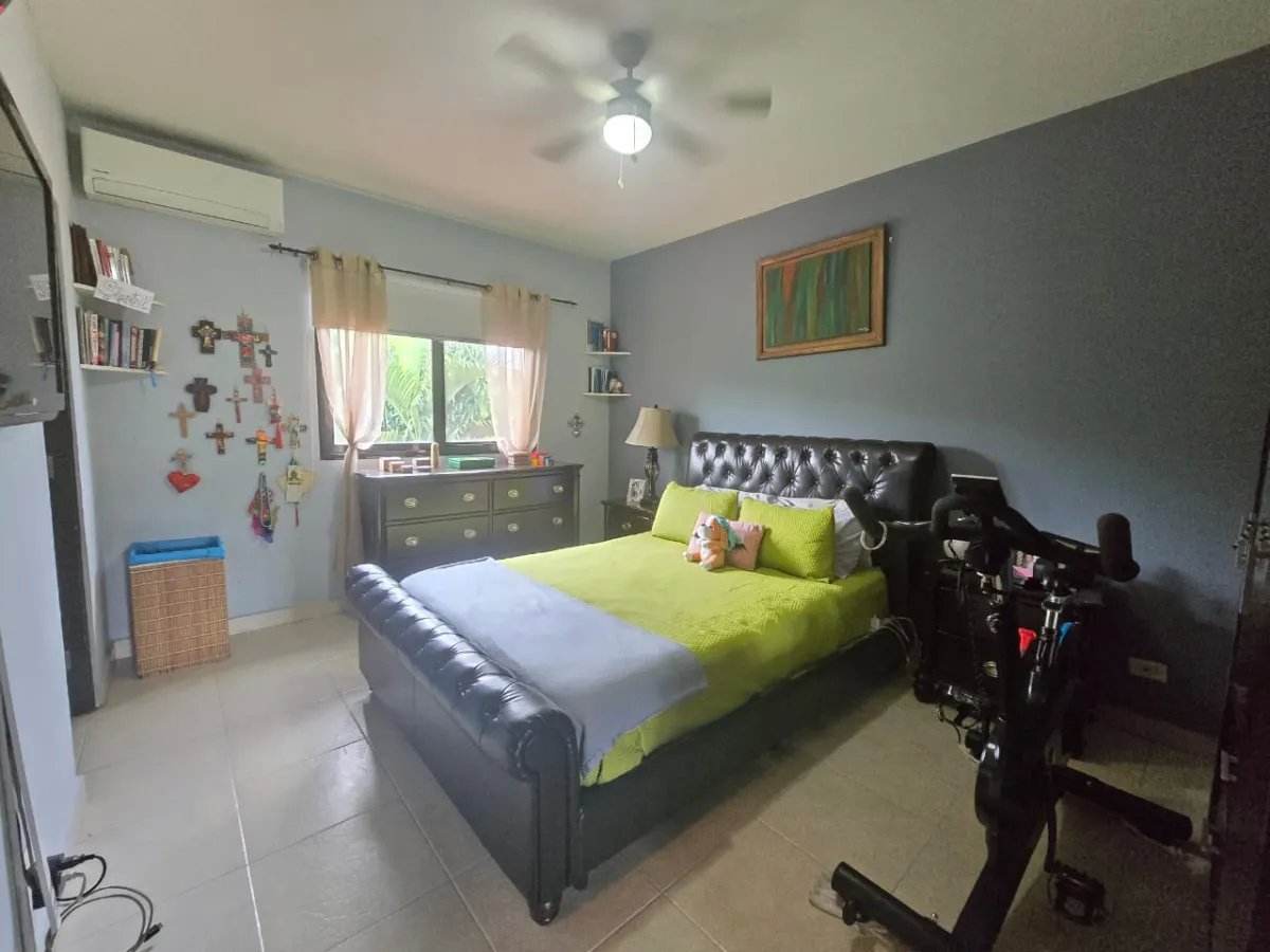 Duplex For Sale in Versalles