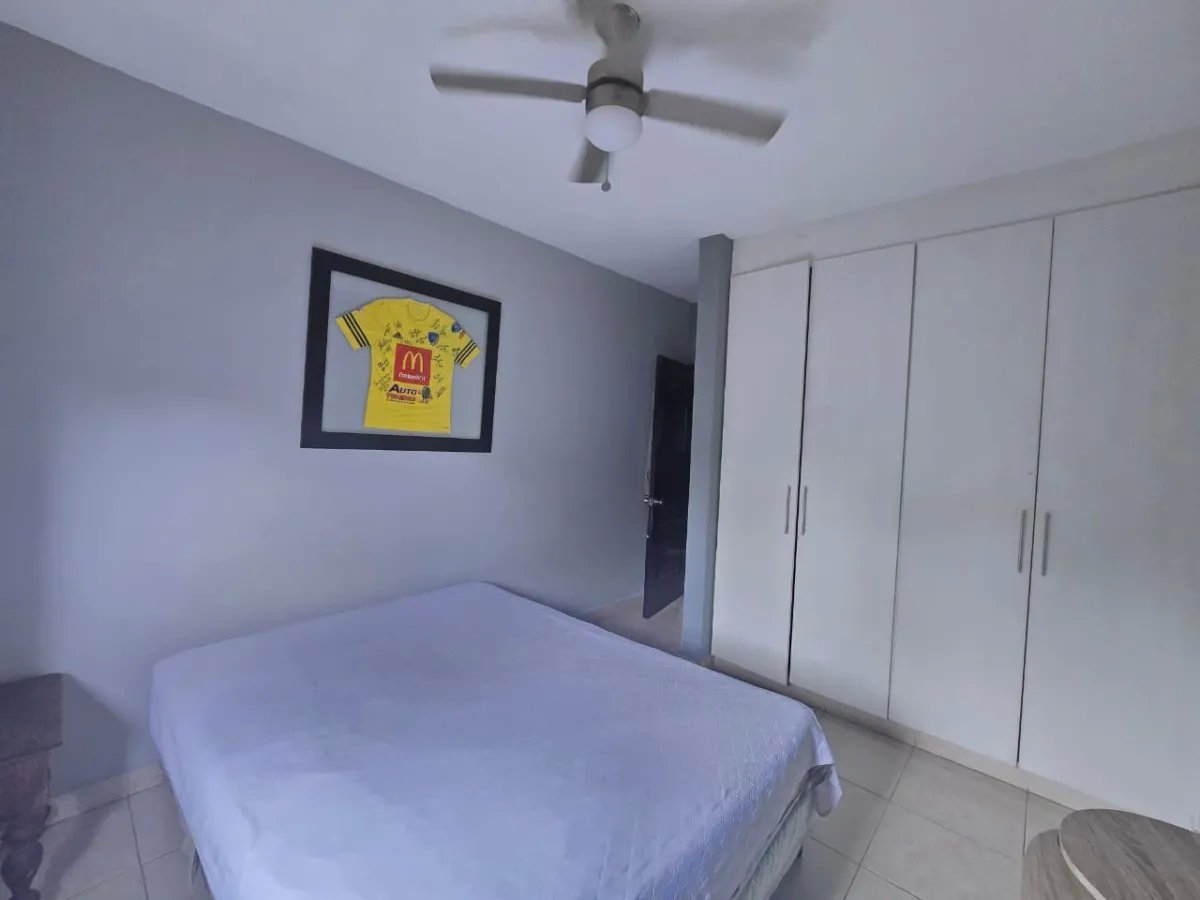 Duplex For Sale in Versalles