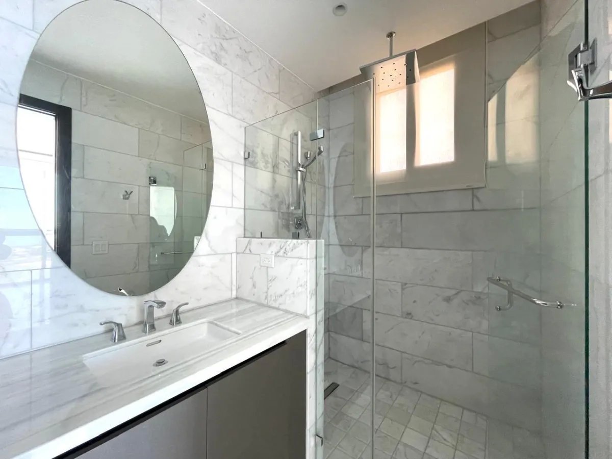 Apartment For Rent in Calle Heliodoro Patiño