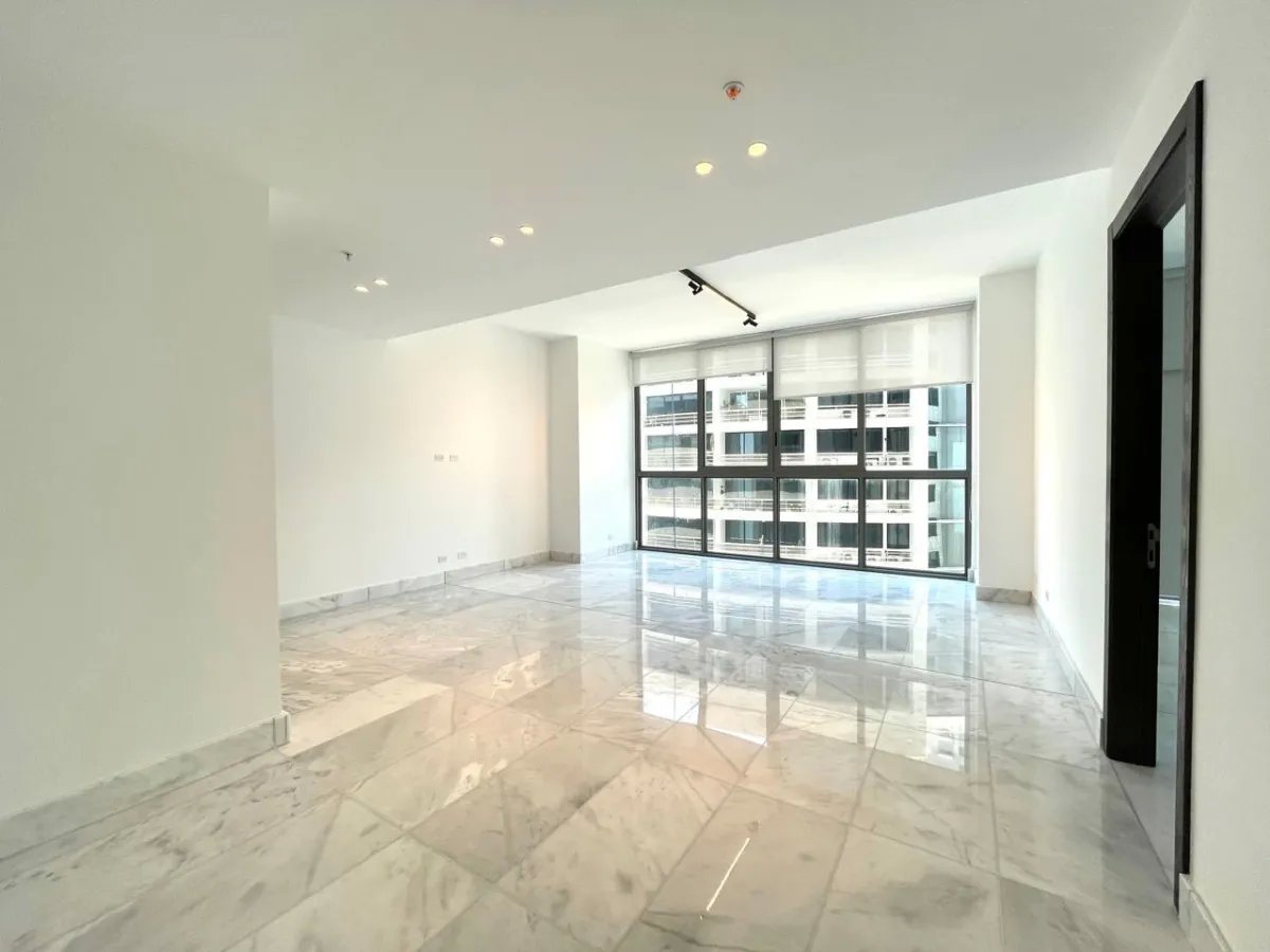 Apartment For Rent in Calle Heliodoro Patiño