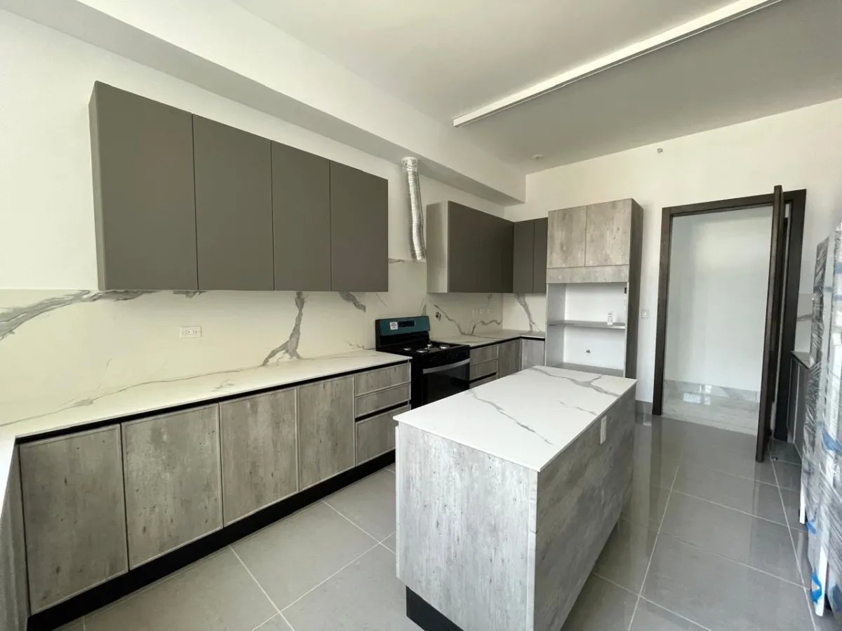 Apartment For Rent in Calle Heliodoro Patiño
