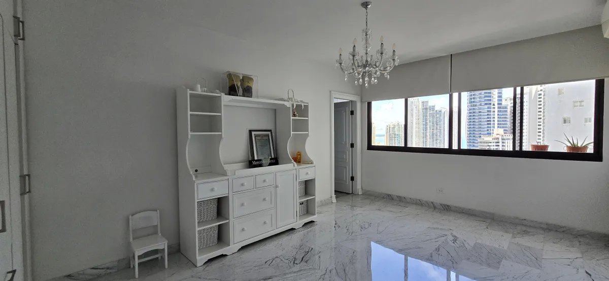 Apartment For Sale in Punta Paitilla