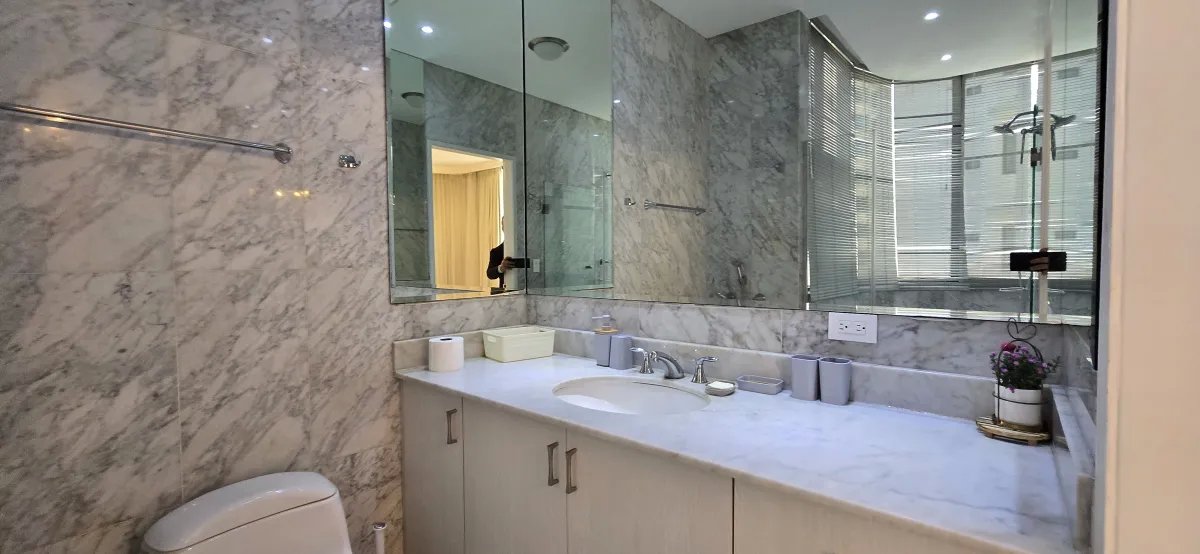Apartment For Sale in Punta Paitilla