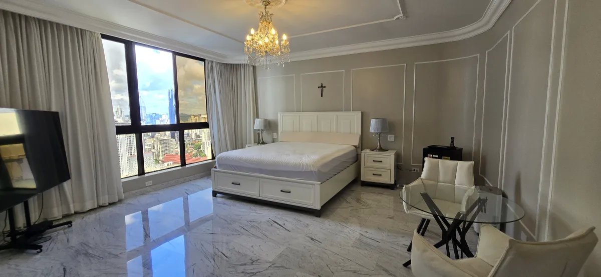 Apartment For Sale in Punta Paitilla