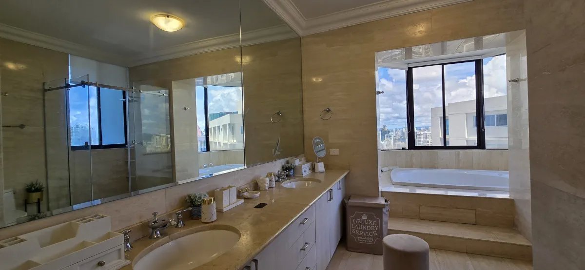 Apartment For Sale in Punta Paitilla