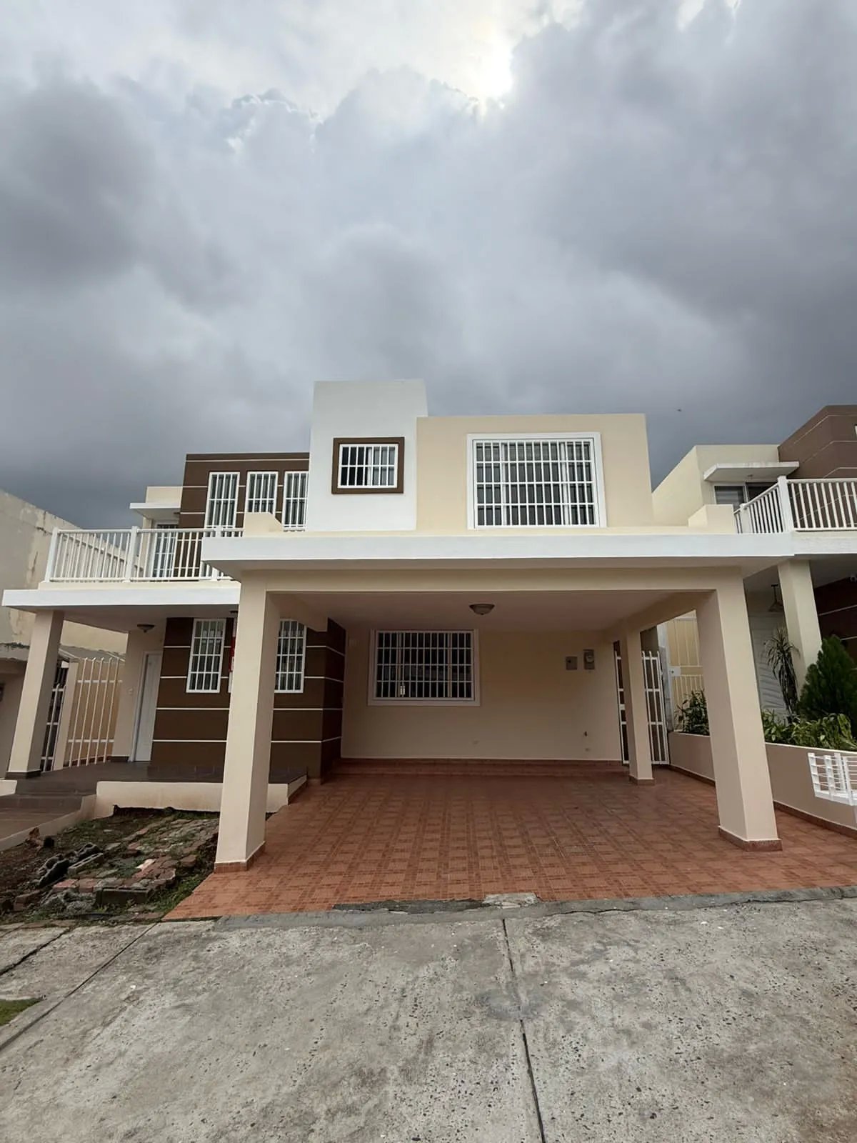 Single Family Attached For Sale in Brisas del Golf
