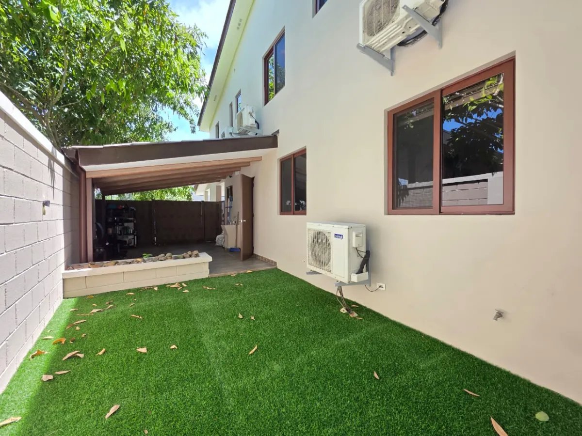 VENTA DE CASA EN PH GARDENIAS, BRISAS DEL GOLF