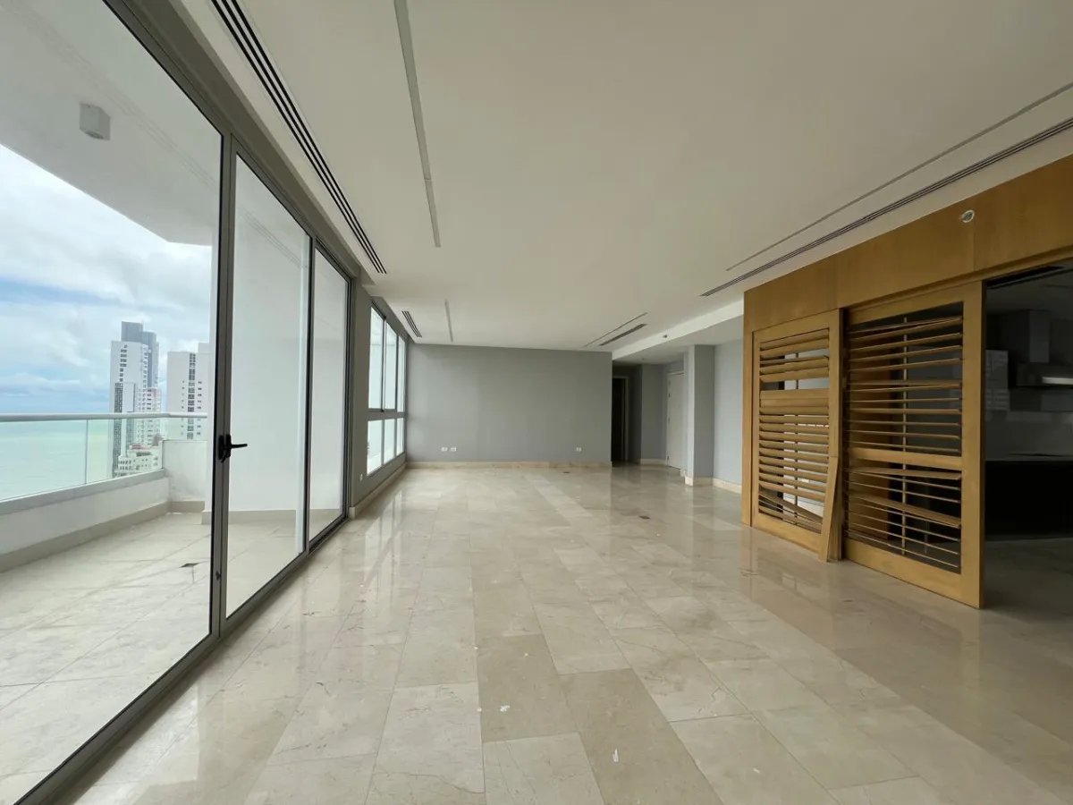 Apartment For Sale in COCO DEL MAR