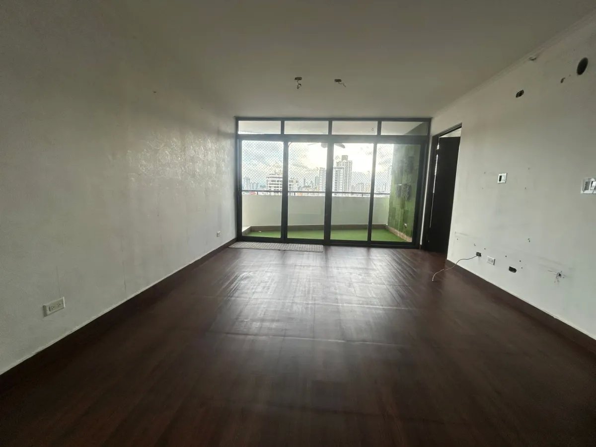 Apartment For Sale in EL CARMEN