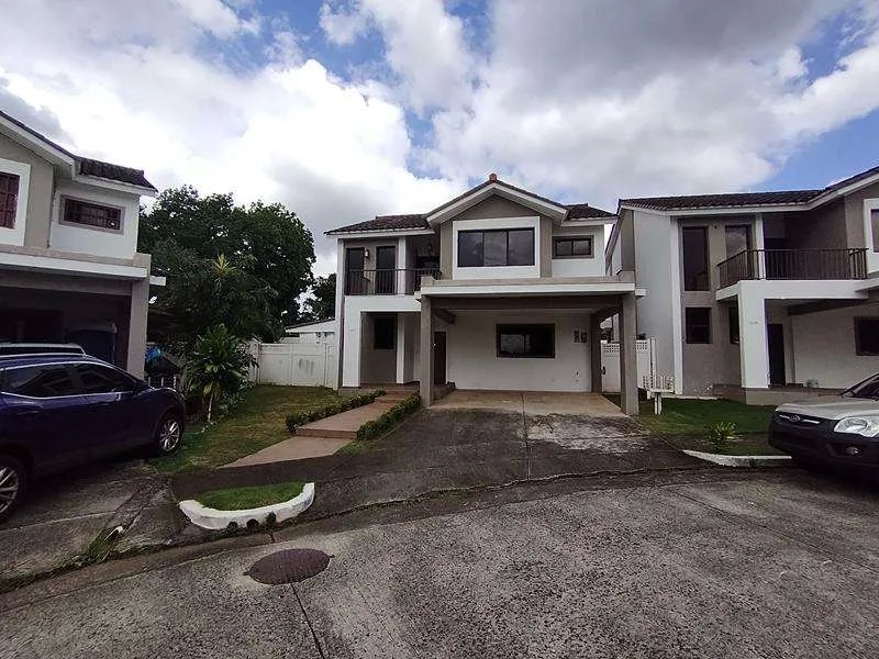 Single Family Detached For Sale in BRISAS DEL GOLF